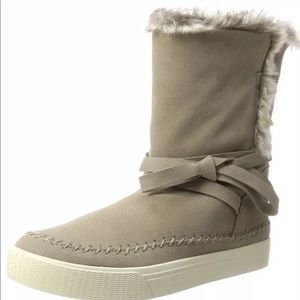 New Toms Vista Desert Taupe Waterproof Leather Suede Women Boots Faux Fur 9.5
